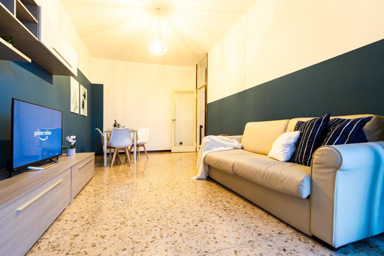 Blue Wave Apartment Arona - Lago Maggiore Екстер'єр фото